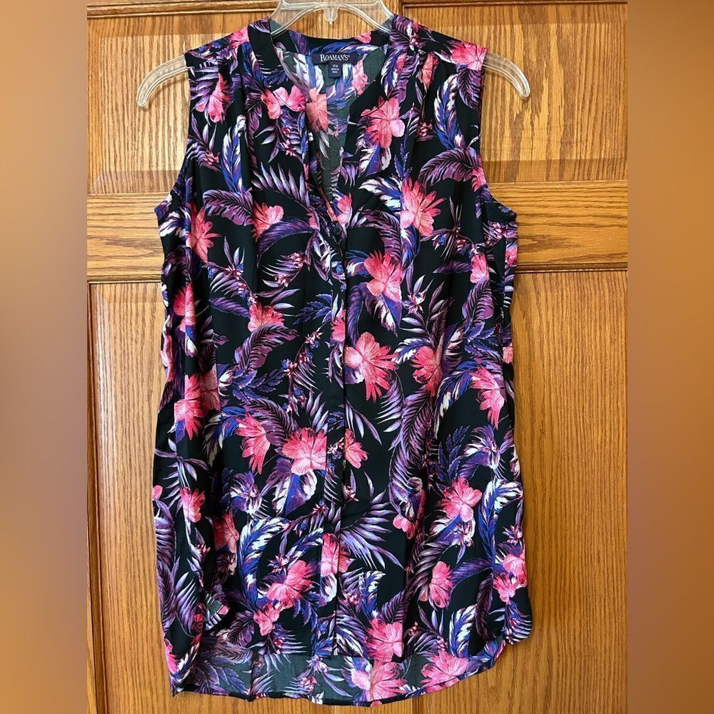 Roaman’s size 12W black purple pink floral patterned tank top v neck button